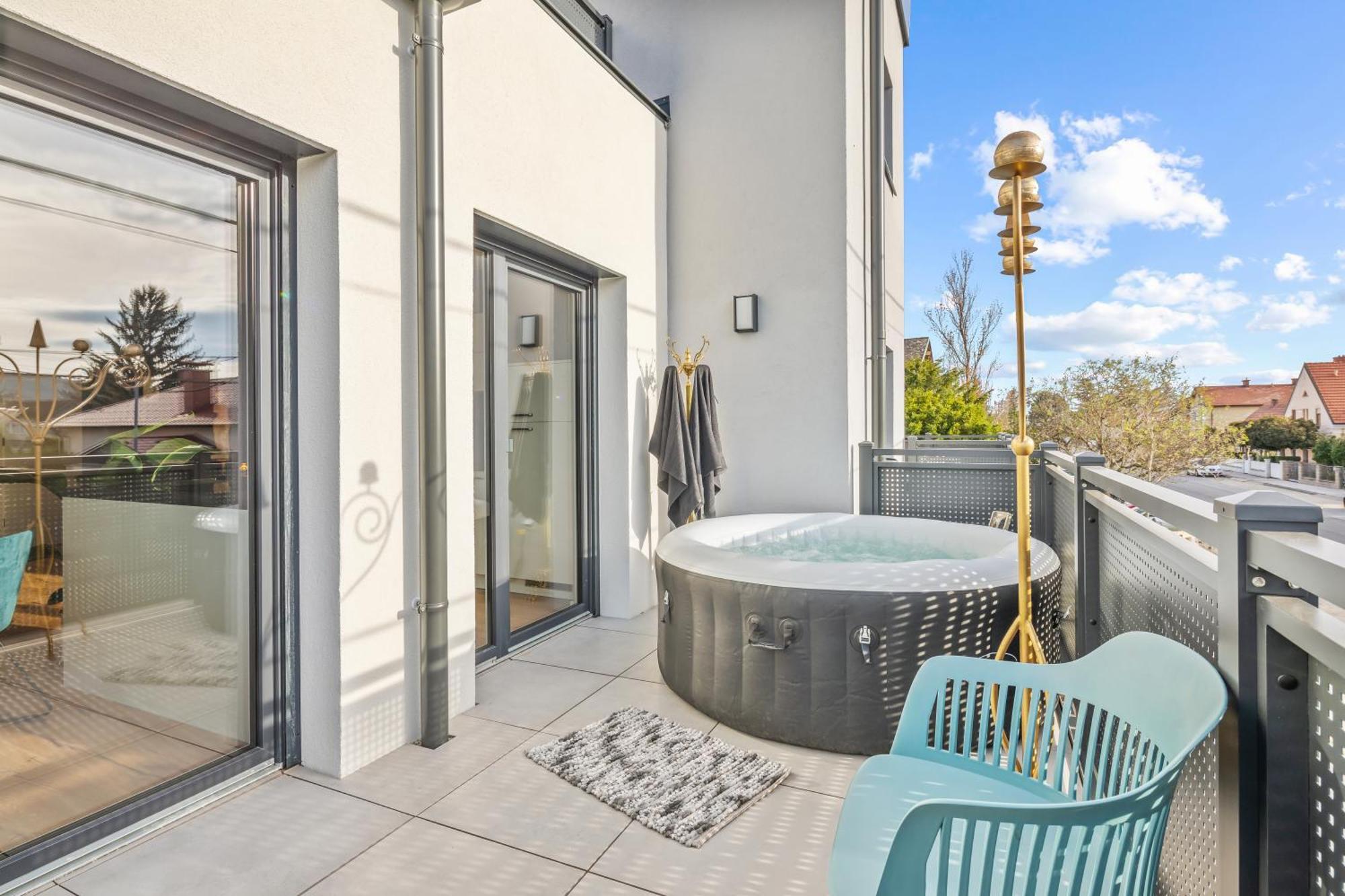 Black - Whirlpool Terrace - Free Parking - Wifi Apartment Wien
