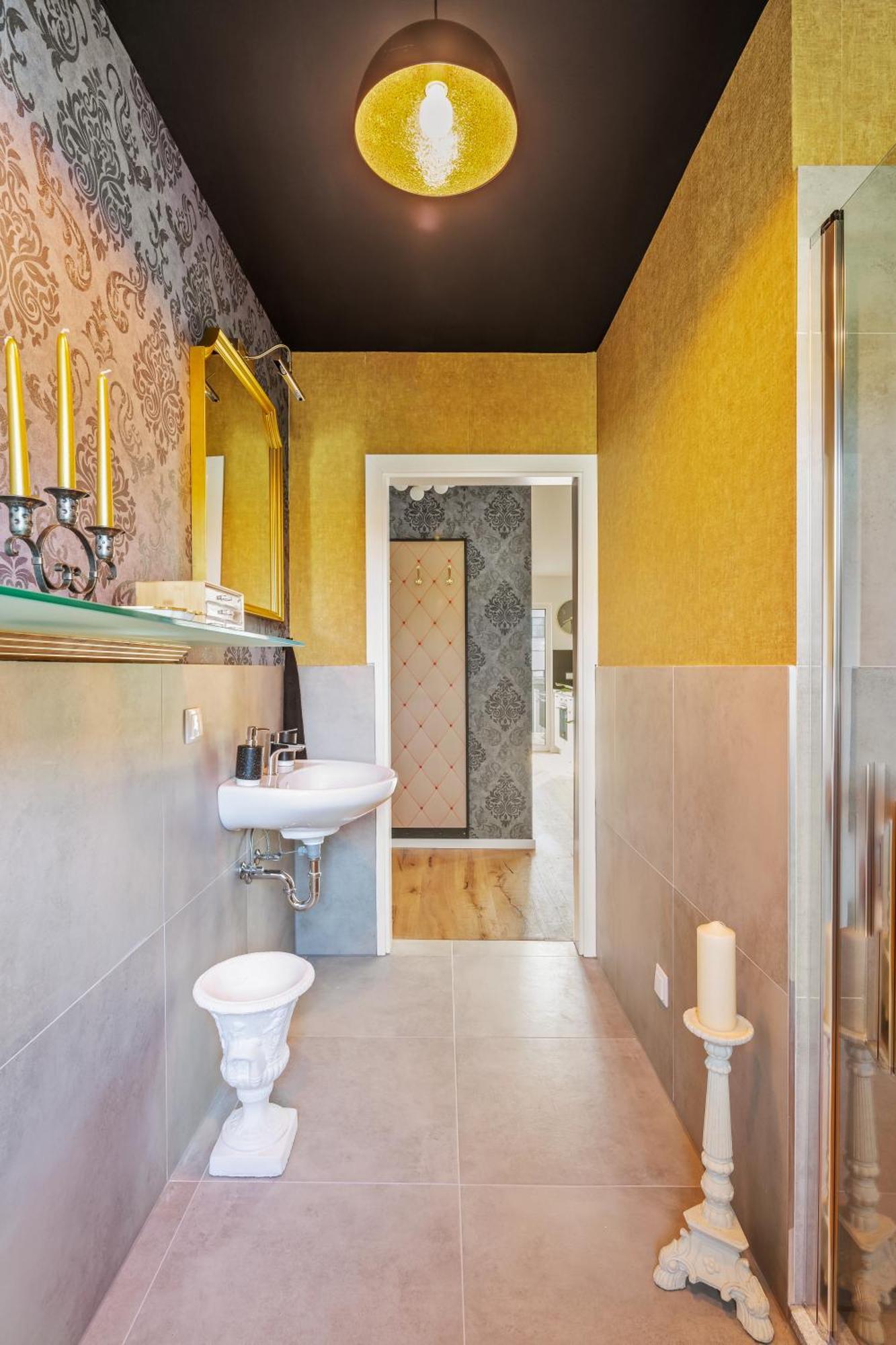 Black - Whirlpool Terrace - Free Parking - Wifi * Wien